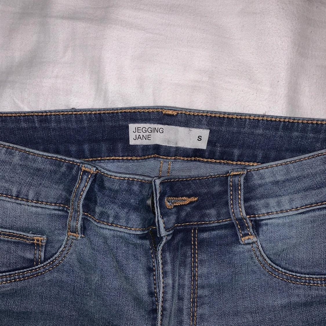 Blå stretchiga jeans stl S - 90