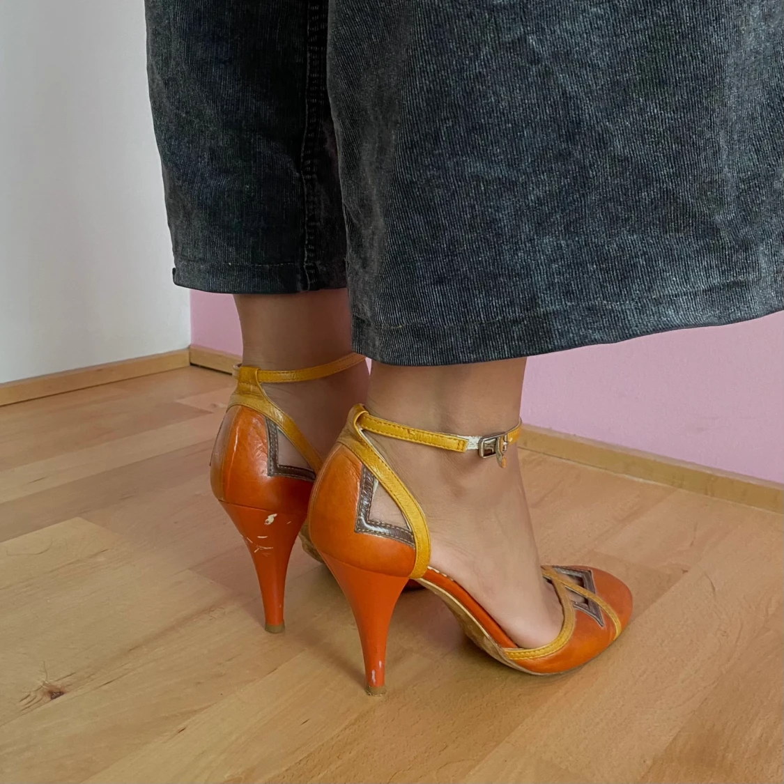 Vintage orange pumps  - 91