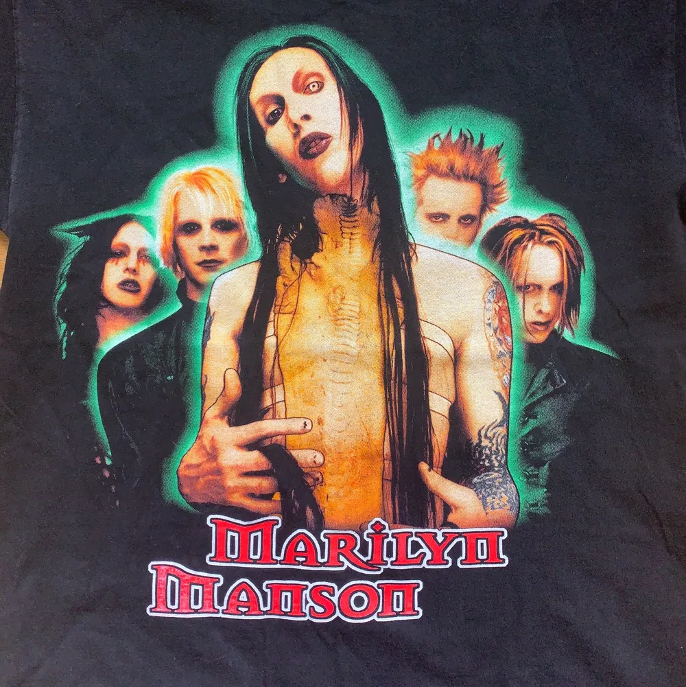 Äkta vintage Manson merch köpt från Wasted Paris Vintage för 300kr. Helt oanvänd! . T-shirts.