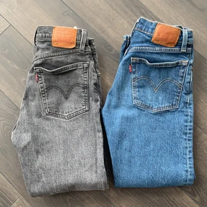 Levis jeans - Två par Levis 501. Båda är W24 L26. Fint skick, båda är köpta på carlings. Raka i modellen. 400 styck eller båda för 700!