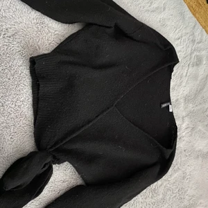 Stickad tröja - St XS men är stor i st