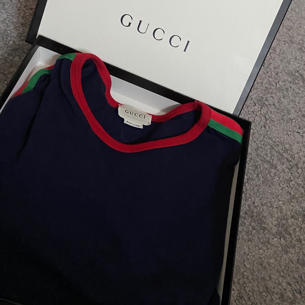 Gucci T shirt för barn | Plick Second Hand