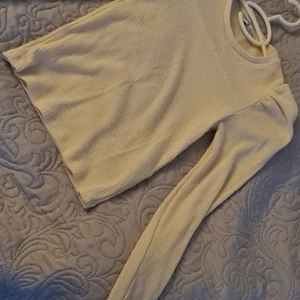 Tröja storlek M - Aldrig använd. Storlek M men mer som S