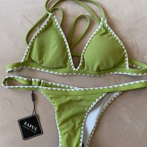 Superfin oanvänd grön bikini, beställde flera storlekar och säljer denna i M.