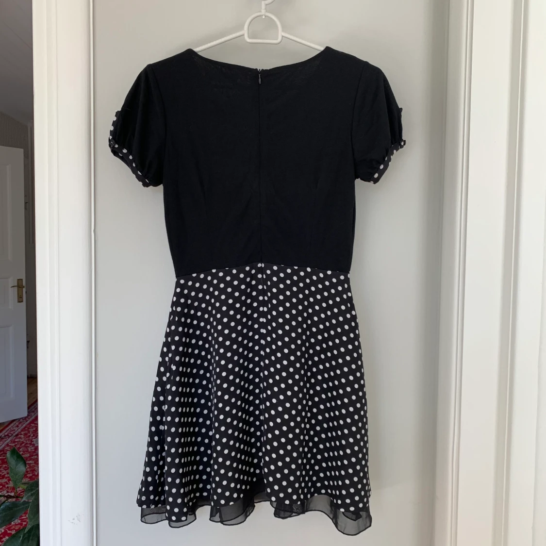 Polka-dot klänning med krage - 90