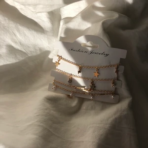 Armband - 4 drömlika armband i guld! Så fräscht nu i sommar💞💞