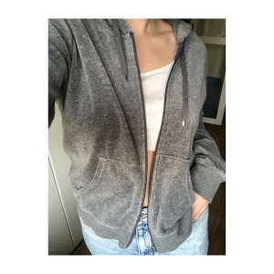 hoodie cubus - jättemysig grå hoodie från Cubus, använd fåtal gånger men i väldigt bra skick, storlek l men passar mig som är s/m