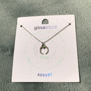 Birthstone necklace - Jättefint halsband från Gina tricot. Helt oanvändt. säljer då jag har två likadana. Köpt för 79kr, säljer för 29kr + frakt.