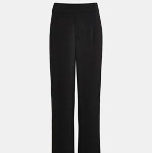 svarta kostymbyxor - <3buda