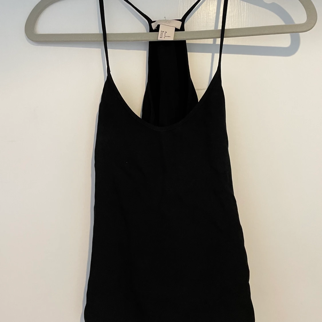 Svart tunt linne med spagettiband