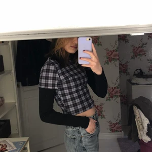 genomskinlig rutig t-shirt - Säljer denna t-shirt för jag ej använder den längre 