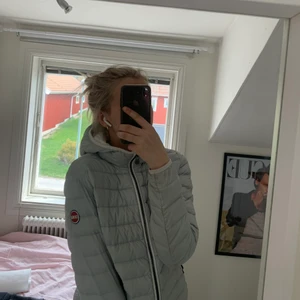 Colmar jacka strl 36/38 - Säljer nu min colmar jacka i strl 36/38! Så bekväm och funkar alla årstider🤌👌knappt använd😍