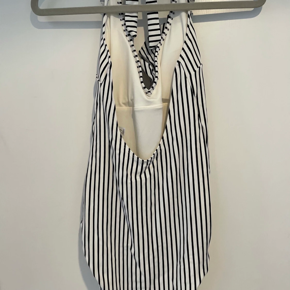 Aldrig använd baddräkt med prislapp - 90