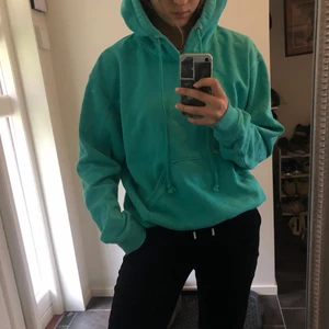 Weekday hoodie - Turkos weekday hoodie