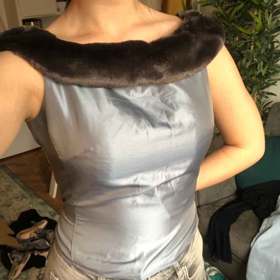 Sidentröja med fuskpälsringning