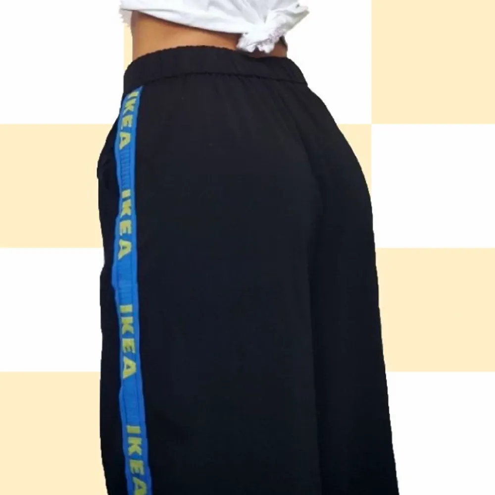 ◾️ SOFT AND COMFY BLACK ZARA CULOTTES CUSTOMIZED WITH IKEA LOGO STRIPES (BOTH SIDES). Can be worn in multiple ways: stretchy waist band for hips or can be tied around waist.  • SIZE - XS-S/ EU 34-36 • BRAND - Zara / Custom  . Jeans & Byxor.