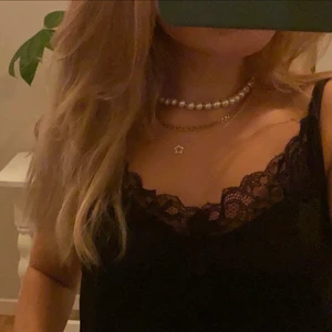 Pärlhalsband  - Jätte fint pärlhalsband i nyskick!💓