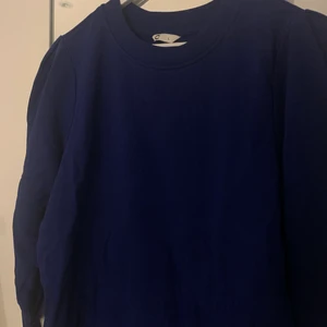 Tröja  - Fin tröja från Cubus. Storlek L men passar M. Köparen står för frakten 