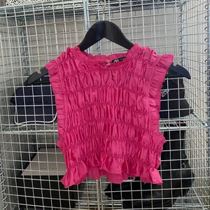 NYTT LINNE - Nytt, rosa linne från Zara. Tag kvar.