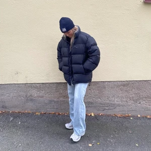 Nike vinterjacka - Så varm och bra till vintern. Pris går självklart att diskuteras. Samfraktar gärna. Oversized till mig som har s-m på jackor