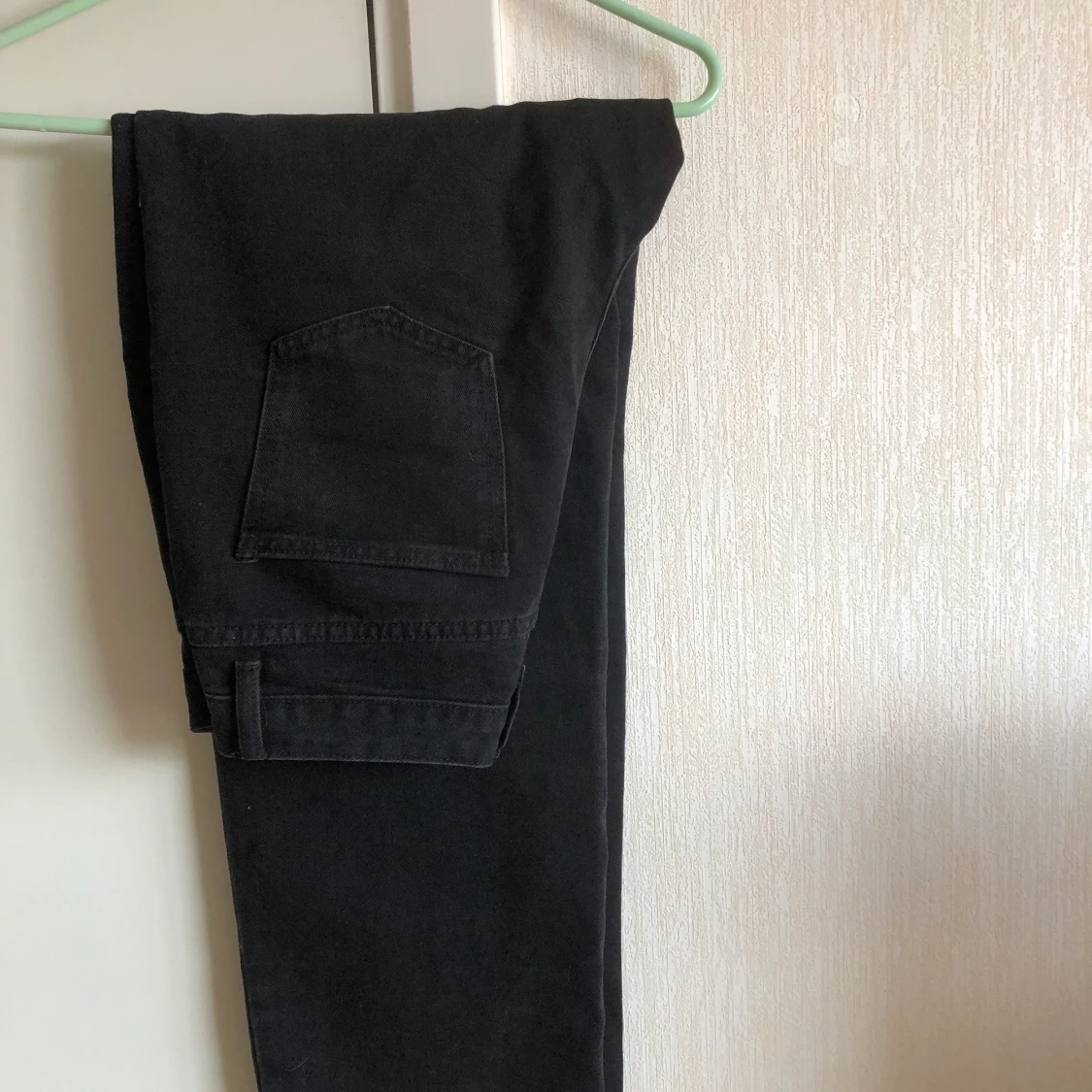 Svarta momjeans m. Draktryck  - 91