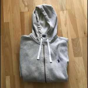 Raffe hoodi - Fint skick 