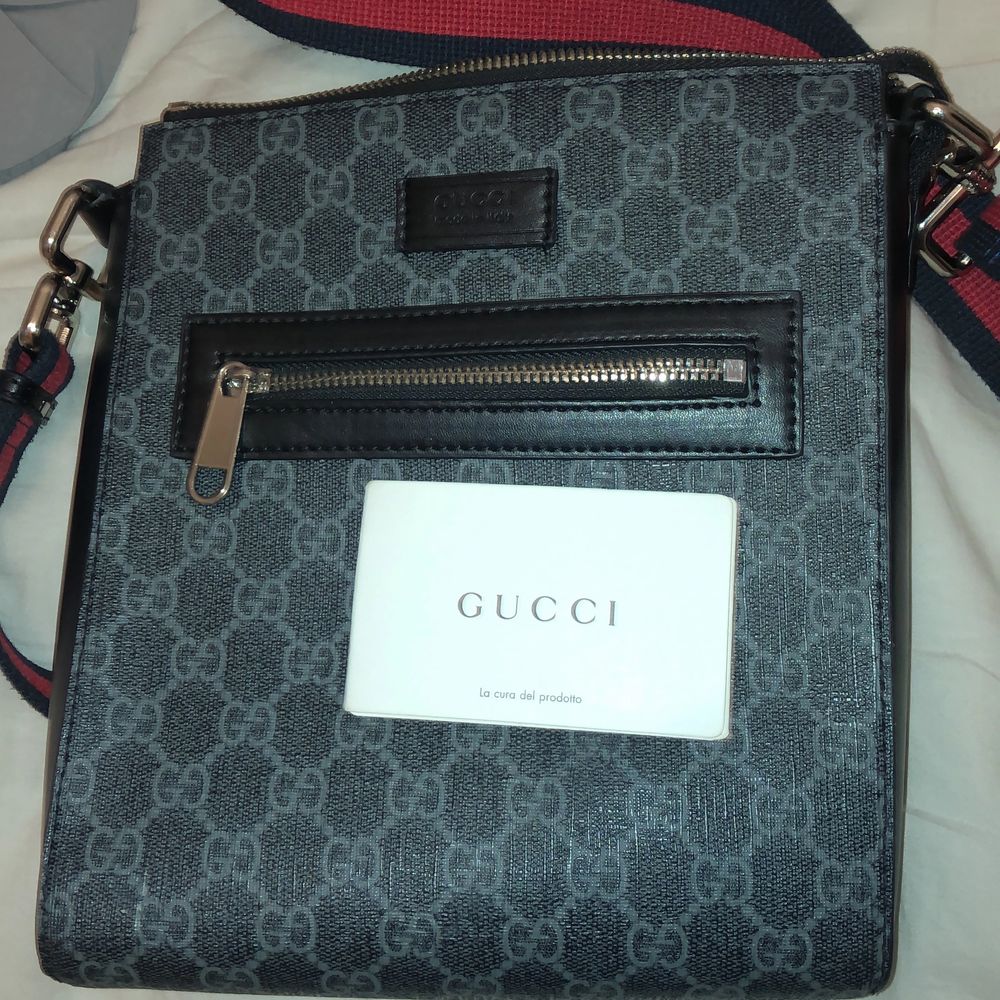 Gucci messenger väska | Plick Second Hand