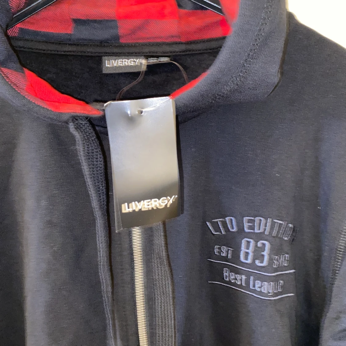 Svart hoodie size M - 90