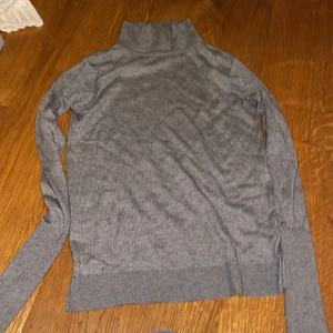 Grå tröja - Grå finstickad tröja❤️
