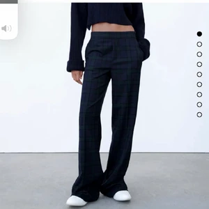 Zara kostymbyxor  - Säljer dessa slutsålda byxor från zara, mycket snygga och mycket trendiga. Säljer pga för långa för mig och kommer därmed inte till användning. Prislapp kvar och aldrig användna 