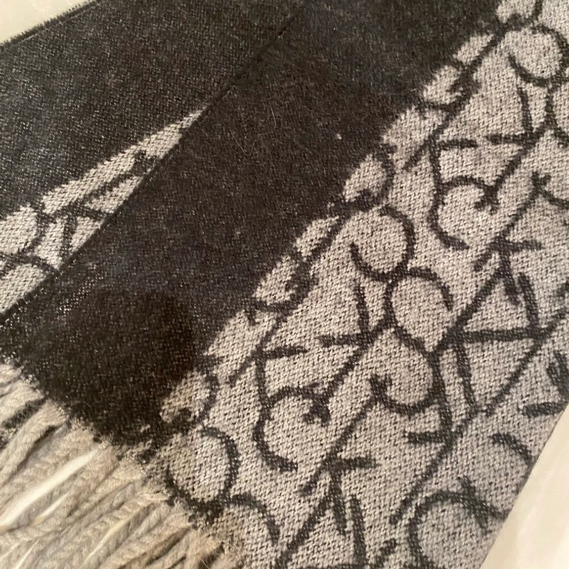 Super fin Calvin Klein halsduk! - 90