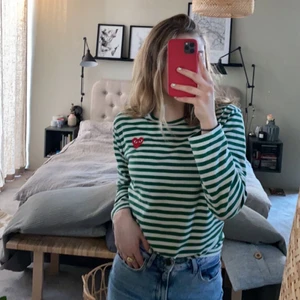 Randig Cdg tröja - Randig cdg tröja. Bra skick, stl M men passar även S.