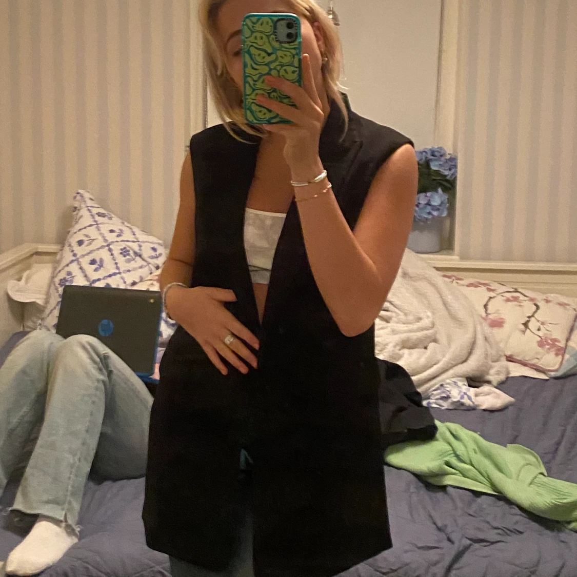 Svart kavaj utan ärmar  - 90