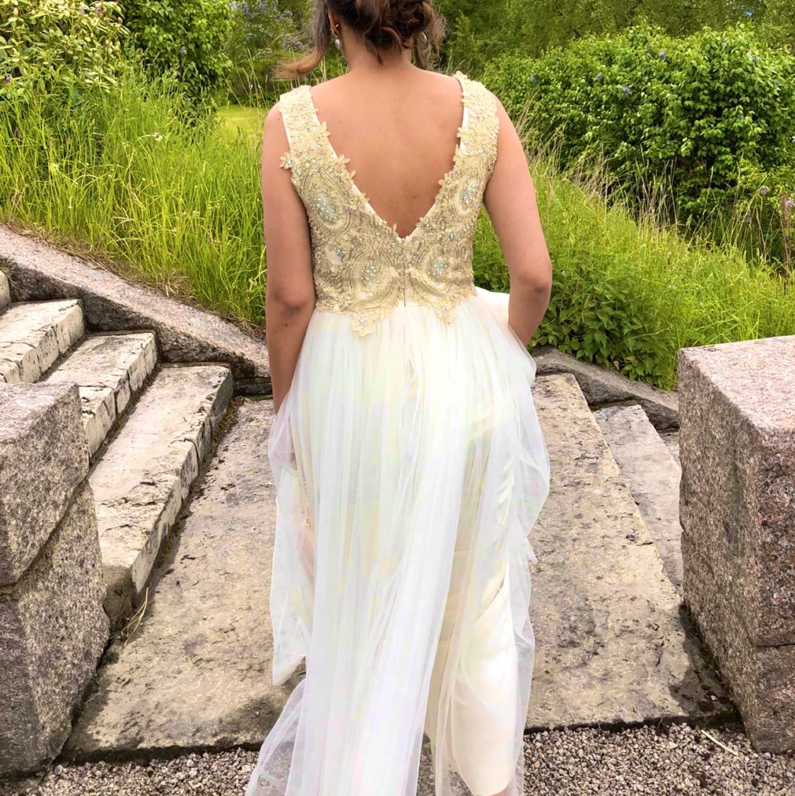 Beige/krämvit balklänning Str S - 90