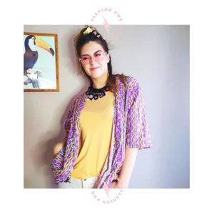 Vintage shirt 90´s Aesthetic - This vintage shirt is giving us the 90's aesthetic in a fun and colorful way! A must have to the bold fashionistas!   This item is vintage and handmade. Product has no tags, no size, no material information.   Size: Loose fit, feels more like size 42. Handmade item, has no tags. Material: Feels like cotton It has no tags, no size, no material information. Condition: Really good, but... ♥ Has no stains, no damage, but has 3 buttons on the top missing.   All products are packed in s beautiful eco-friendly package. 