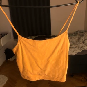 Linne - Superfint aprikos färgat croppat linne i storlek s.