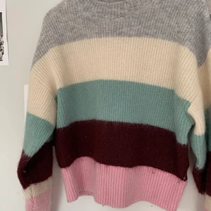 Mysssss - Mysig, varm stickad tröja från hms lite dyrare avdelning (bra material). 150 +frakt och kan skicka postbevis!😇 Pris diskuterbart.