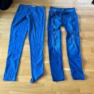 Tights - ett par blåa tights och ett par jeans tights