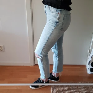 Jeans - Super snygga jeans från River Island! Använda ganska mycket så lite slitna men inget som syns!💕