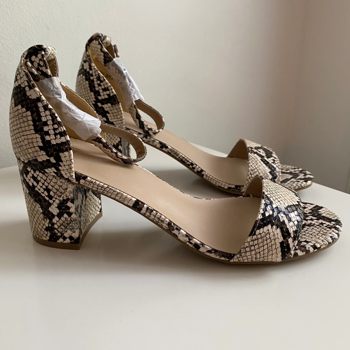 Klackar från märket XIT i storlek 38 - 90