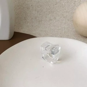 Genomskinlig ring  - Helt oanvänd