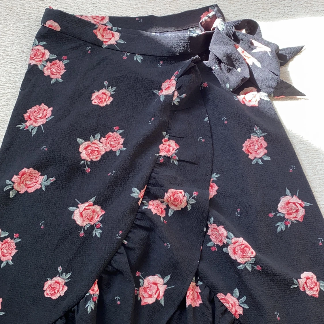 Omlott kjol med blommor - 90