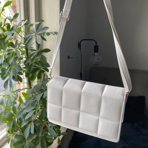 Väska - Väska från shein. Aldrig använd. Köpare står för frakten.