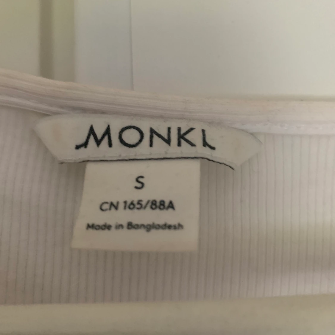 Vit knytopp från Monki🤎 - 90