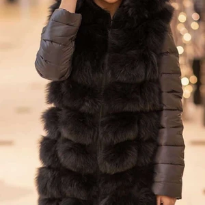 En svart pälsjacka för 300kr  - En svart pälsjacka för 300kr ny