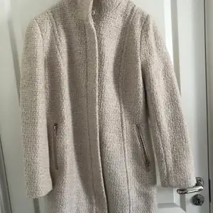 Unused coat, off-white, ullmix