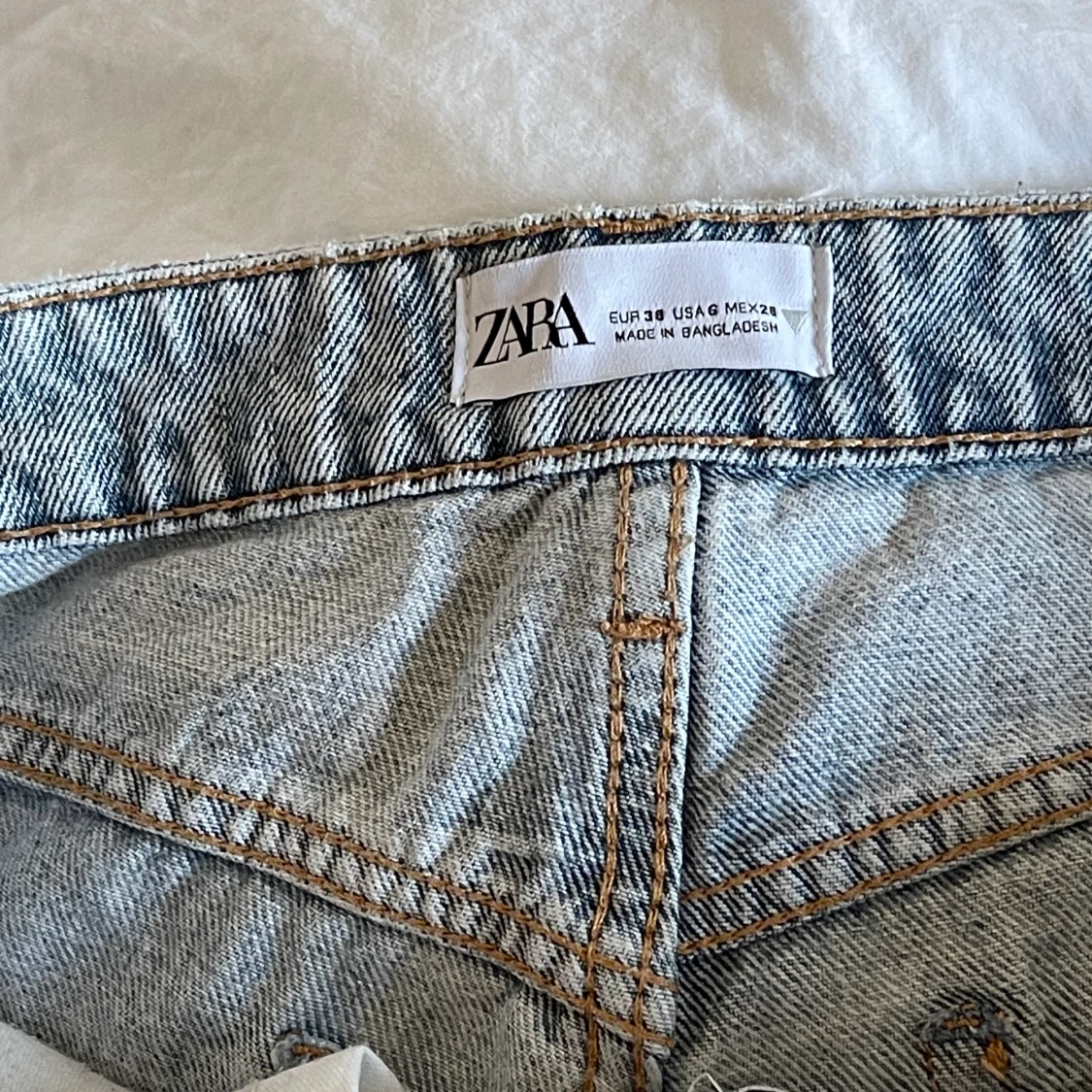 slitna jeans från zara - 91