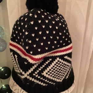 Ellos mössa  - Mycket bra skick 