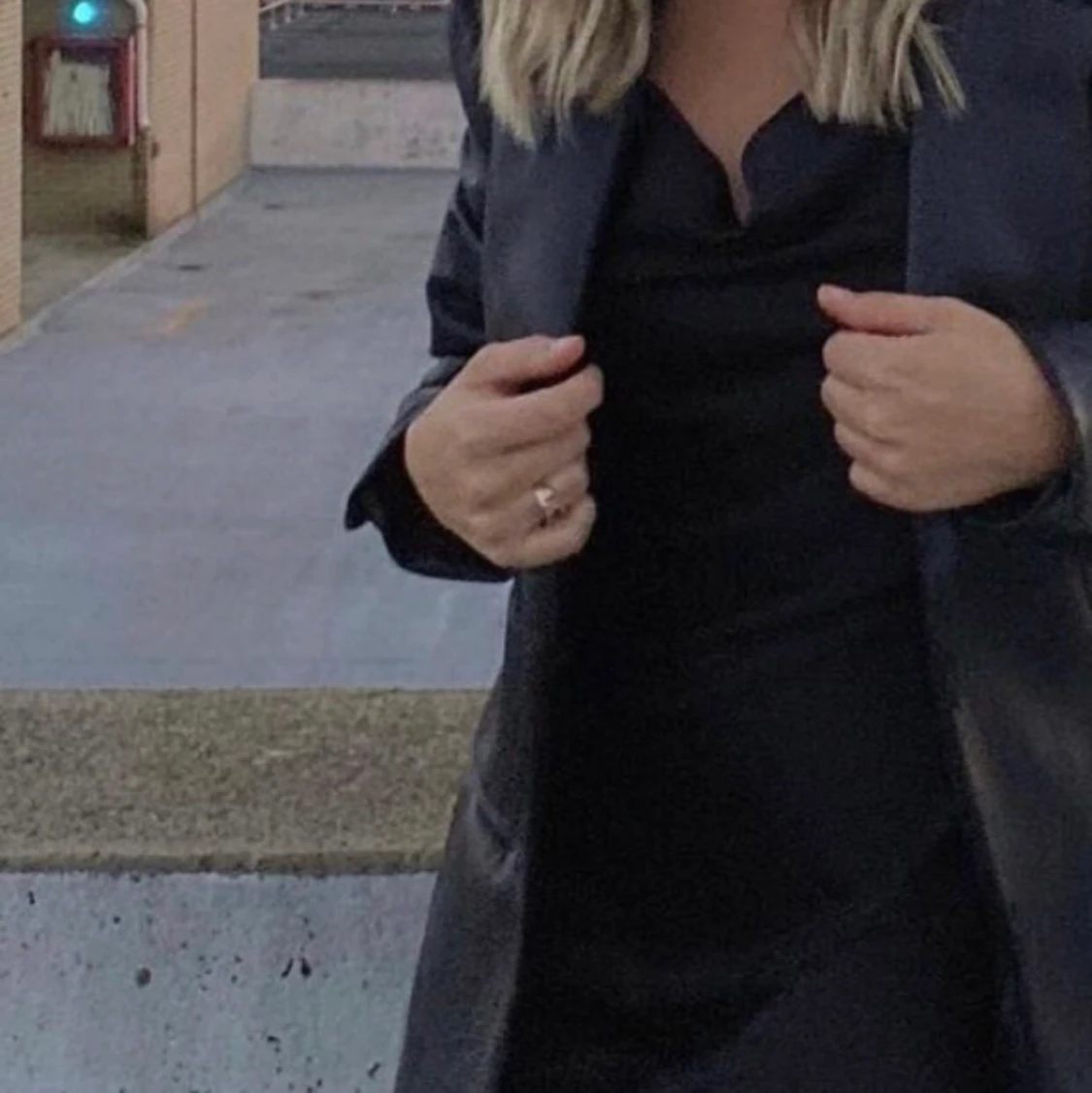 Svart vringad klänning Xs - 90