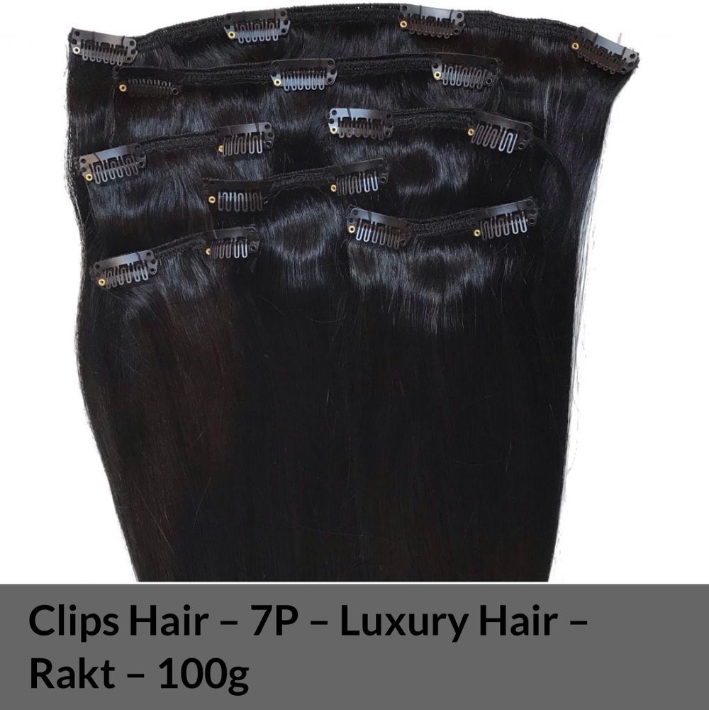Säljer mitt 7 delade löshår (60cm) i svart färg då jag inte använder den mer, i topp skick och tvättas med olaplex schampo och balsam samt olaplex olja innan den fraktas🌸 den är i topp skick! Skriv för mer info då allt inte får plats här❤️ Skickar video när jag lockar den som bevis på att de äkta (går inte att locka syntet) fler bilder kan även skickas! FRAKT INGÅR❤️ skickar med en gåva också! Nypris 1500kr. Accessoarer.
